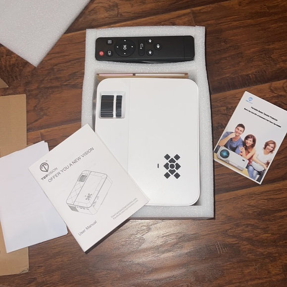 TopVision Portable LED Projector - Picture 2 of 3